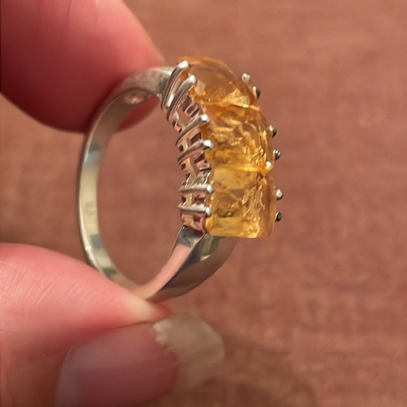 925 Silver Citrine Ring - Picture 3 of 4